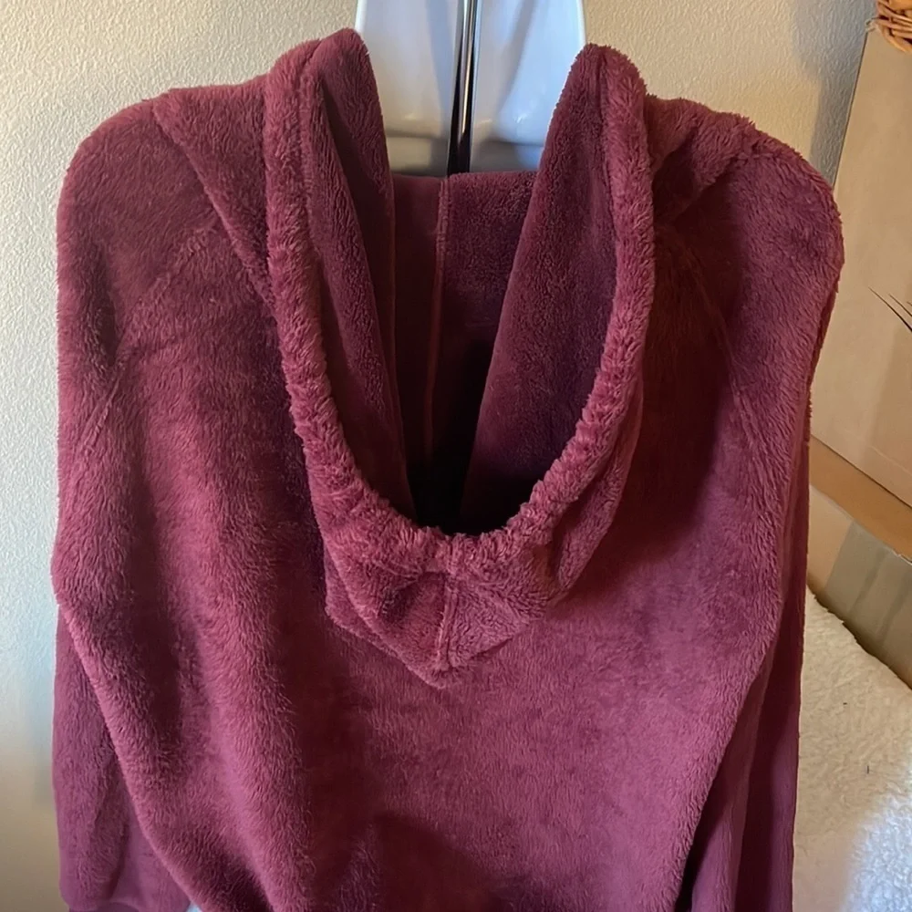 Volcom 1/4 Zip Pullover Size Large